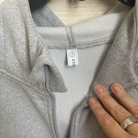 Amazon Cropped Zip Up Hoodie - Picture 2 of 4